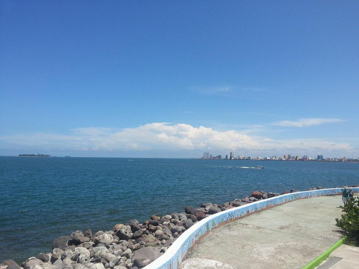 Suites Brisa Marina - Atras De Playa Regatas Y El Malecon, 6 Calles Del Acuario Veracruz Luaran gambar