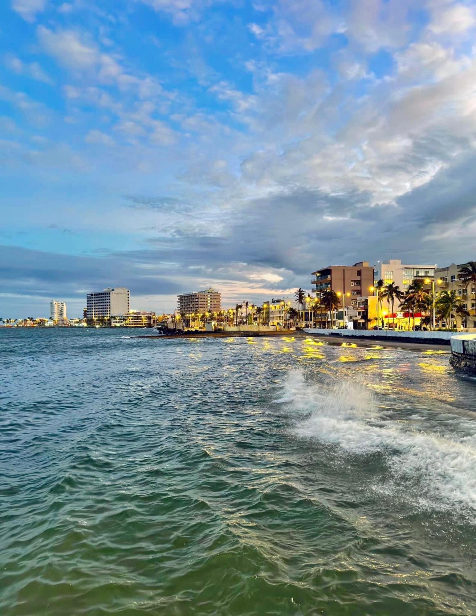 Suites Brisa Marina - Atras De Playa Regatas Y El Malecon, 6 Calles Del Acuario Veracruz Luaran gambar