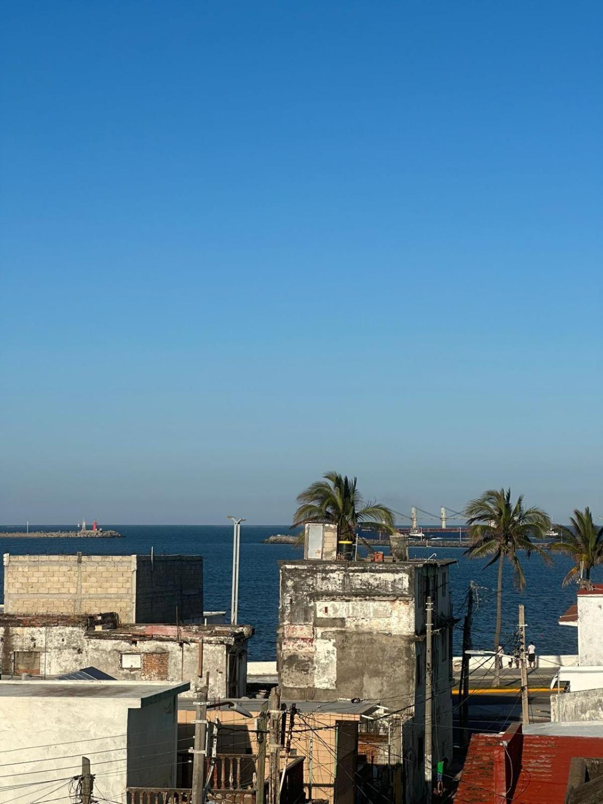Suites Brisa Marina - Atras De Playa Regatas Y El Malecon, 6 Calles Del Acuario Veracruz Luaran gambar