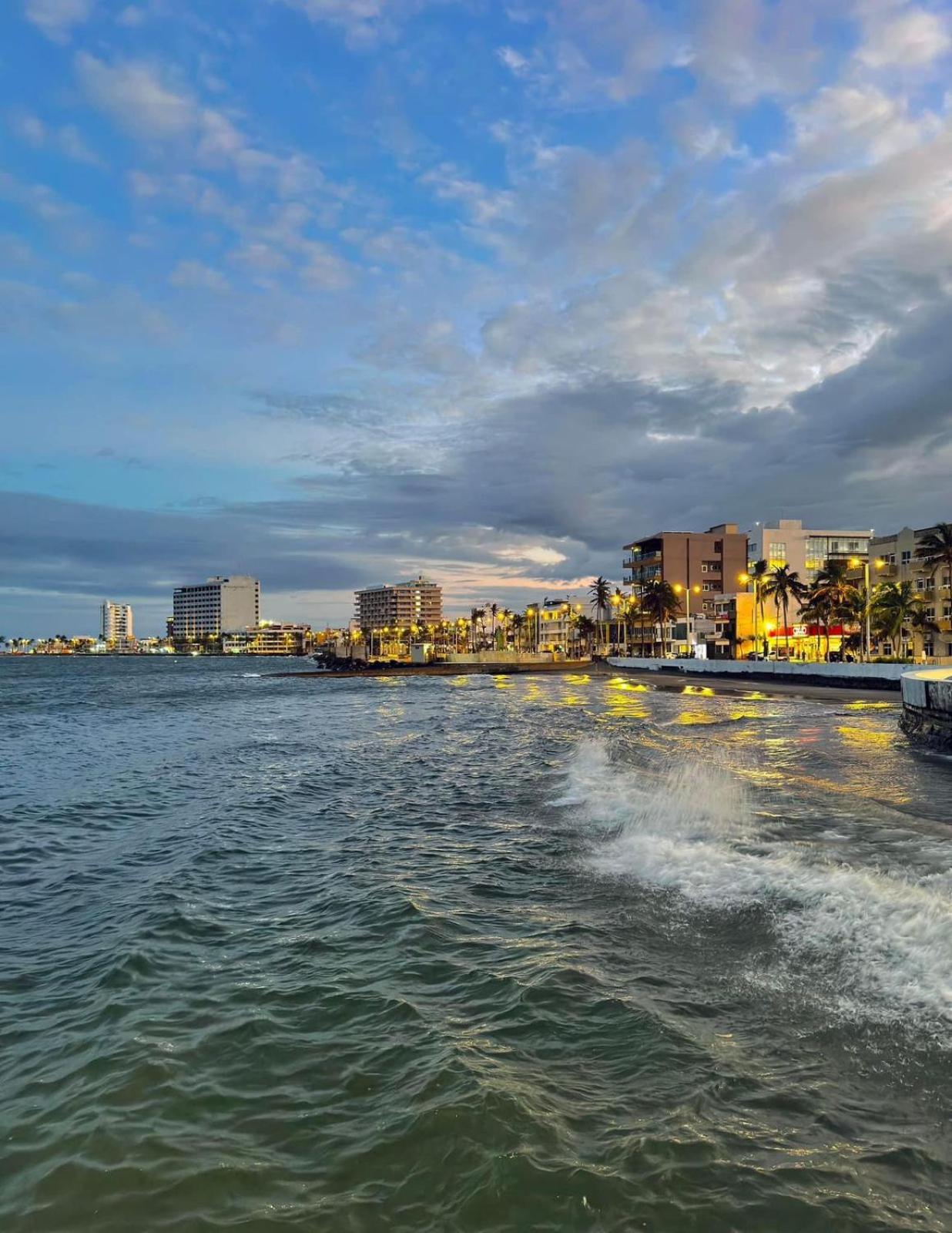 Suites Brisa Marina - Atras De Playa Regatas Y El Malecon, 6 Calles Del Acuario Veracruz Luaran gambar