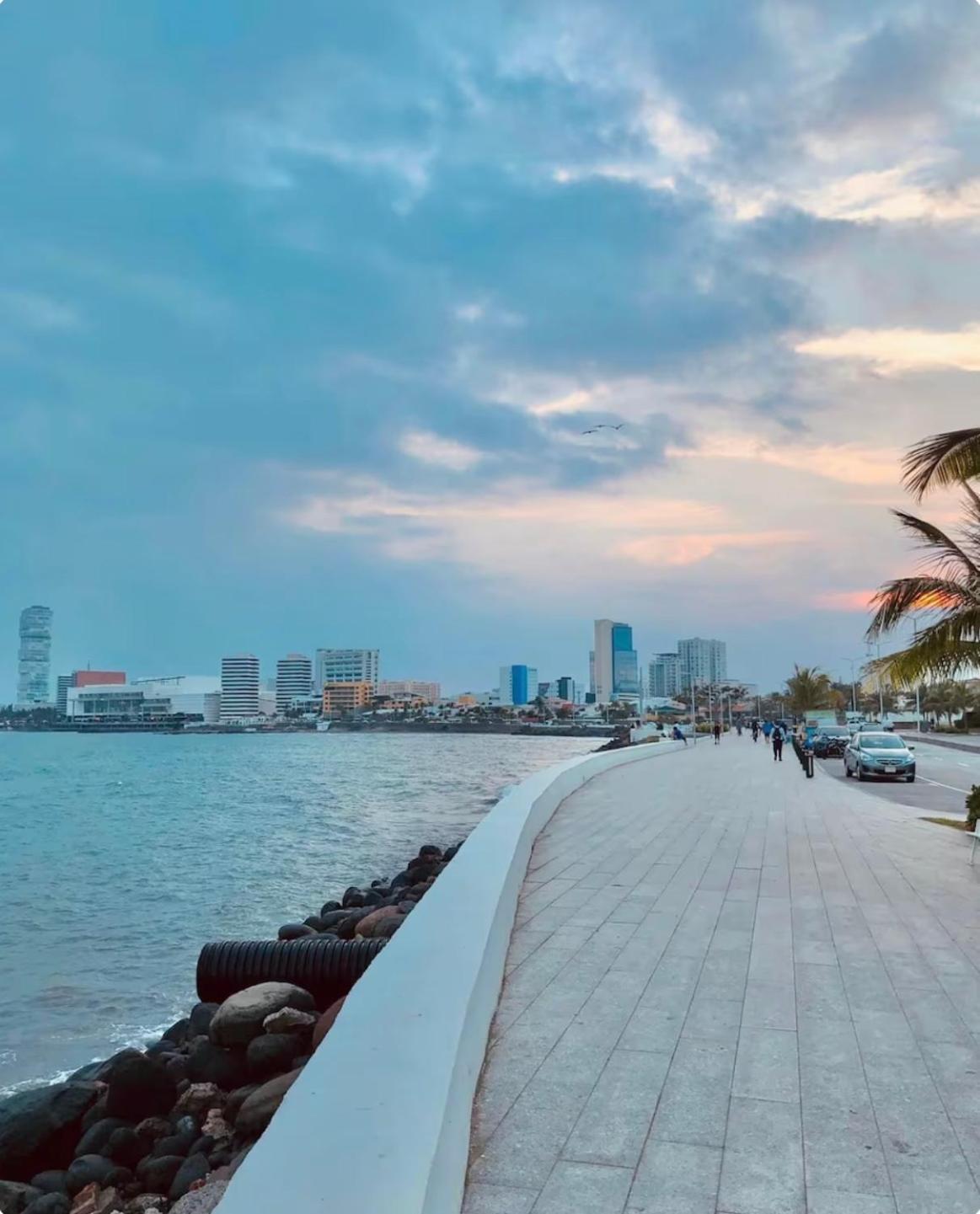 Suites Brisa Marina - Atras De Playa Regatas Y El Malecon, 6 Calles Del Acuario Veracruz Luaran gambar